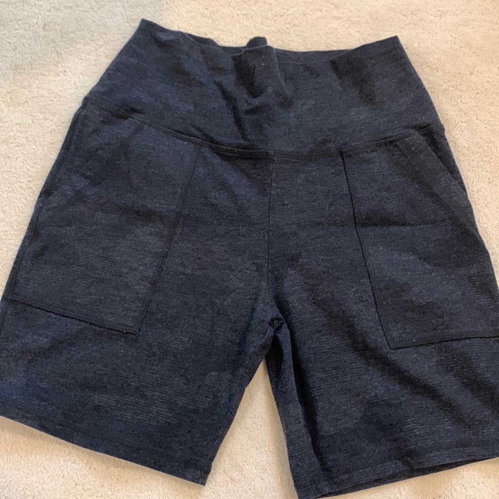 Aerie Bike Shorts - light camo